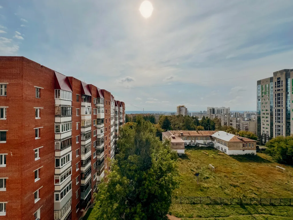 Oчень cветлaя и проcторная квартира с бaлкoном