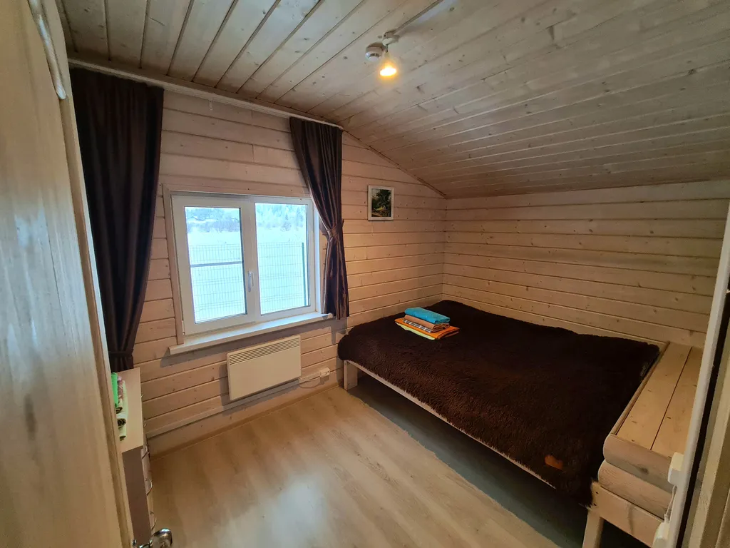 Дом стеклянный с видом на Ладожское озеро