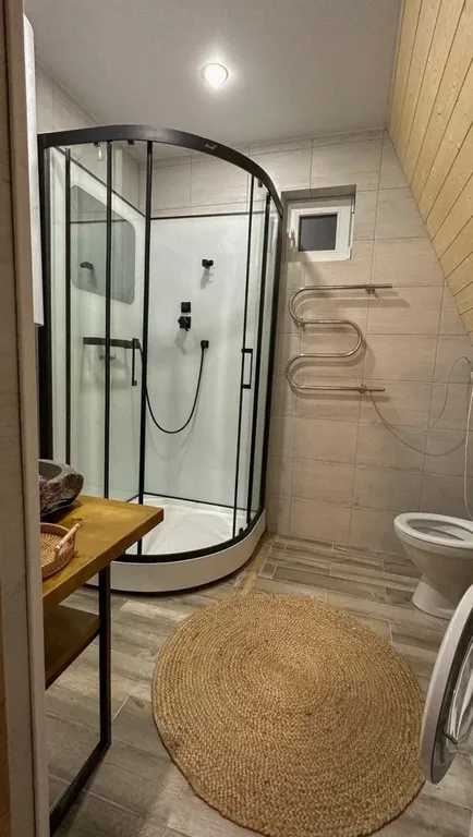 Новый двухэтажный дом в заповедной лесной зоне