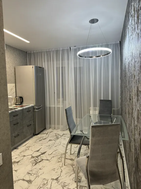 Зеркальные апартаменты