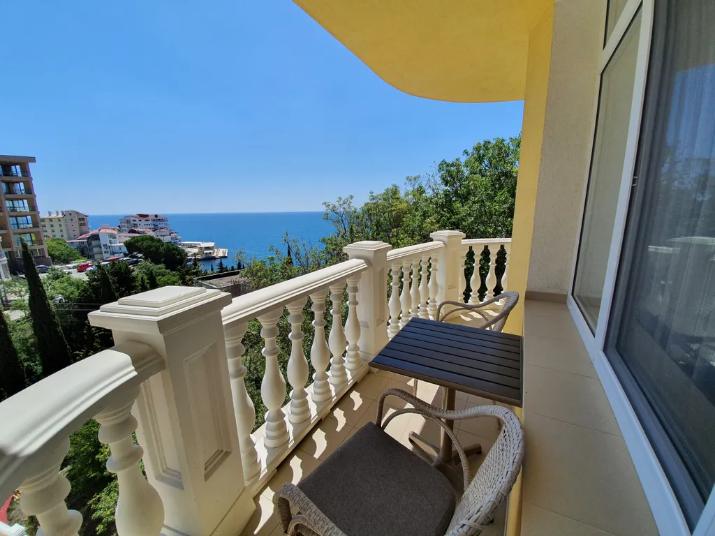 Квартира с видом на море, 50 метров от моря — аренда посуточно в Отрадное