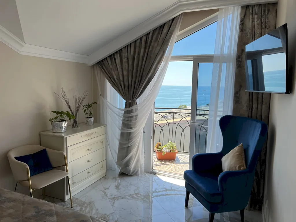 Квартира с балконом и видом на открытое море, Толстый мыс — аренда посуточно в Геленджик