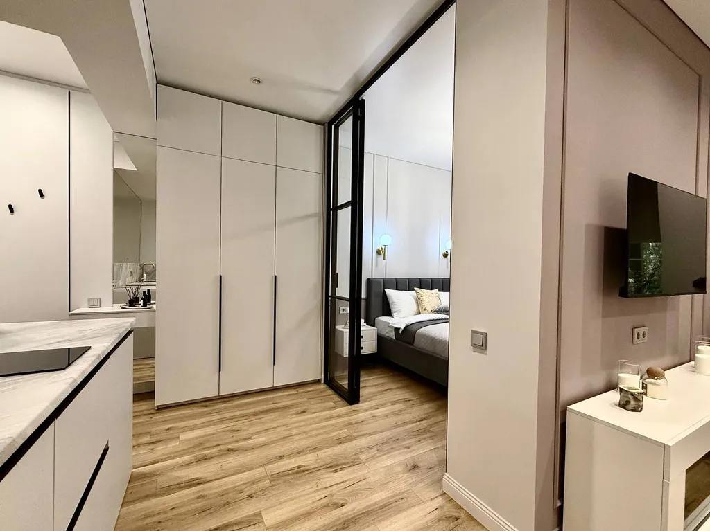 Апартаменты с камином и большой ванной