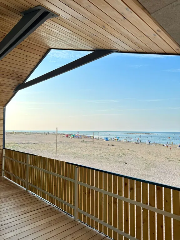 Домик на берегу моря