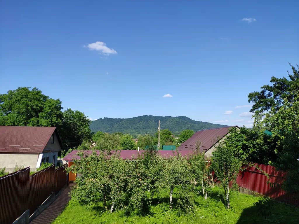 Двухэтажная дача с участком