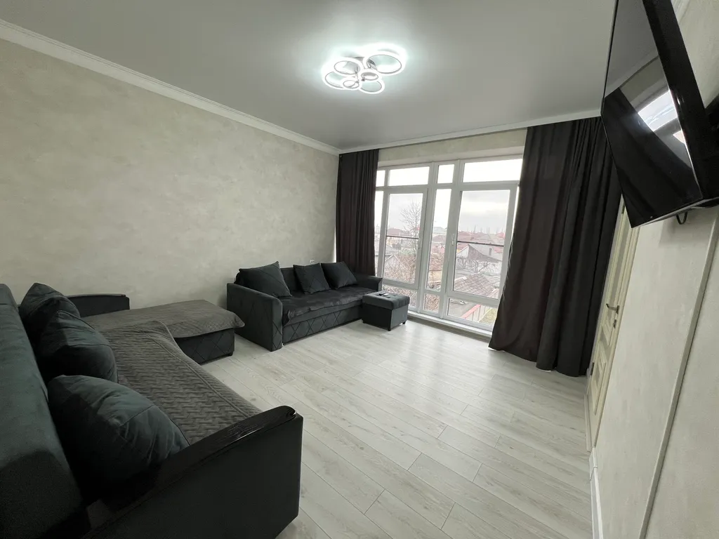 Уютная 3-комнатная квартира с панорамными окнами — аренда посуточно в Нальчик