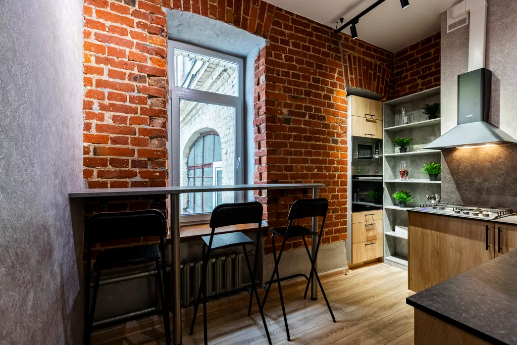 Комната в минуте от метро 1905 года