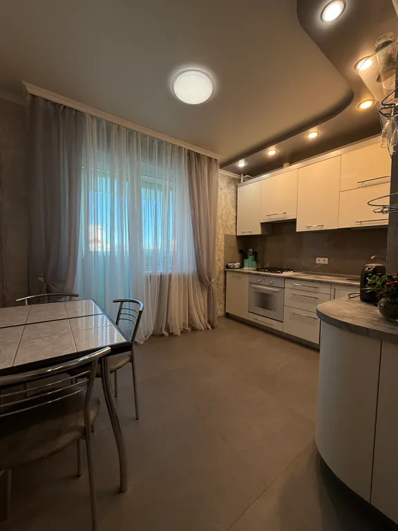 В уютном в тихом районе комфортная, прекрасная квартира