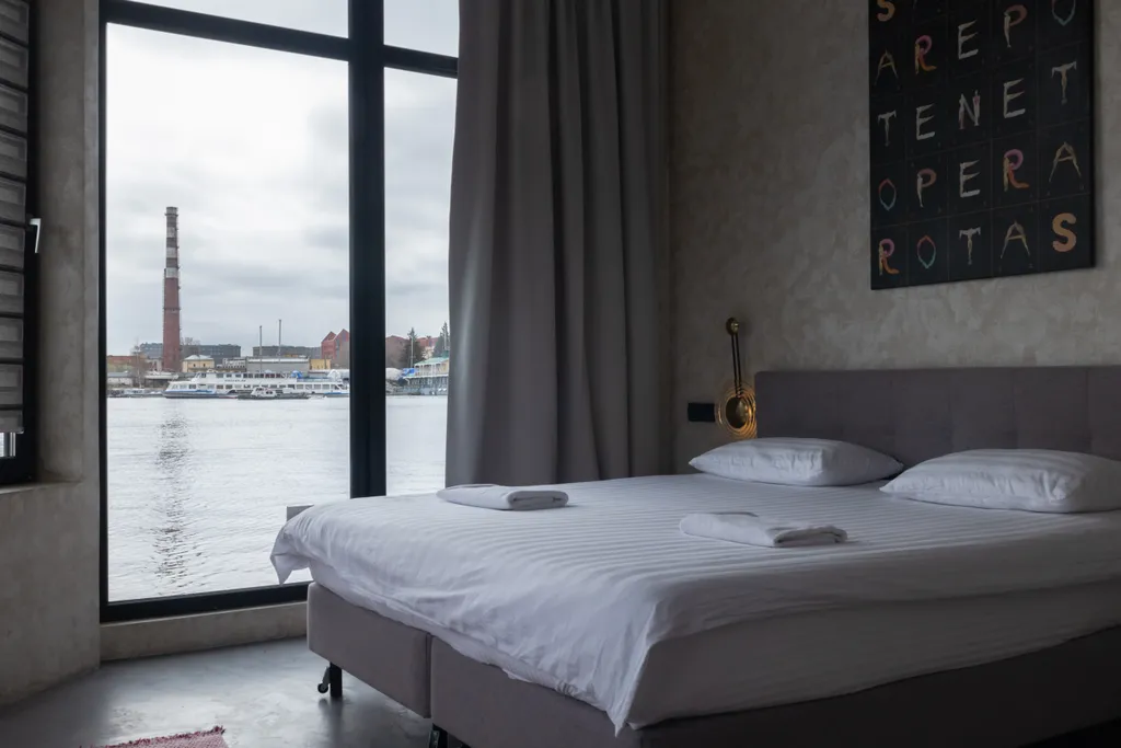 Дом на воде на Крестовском острове