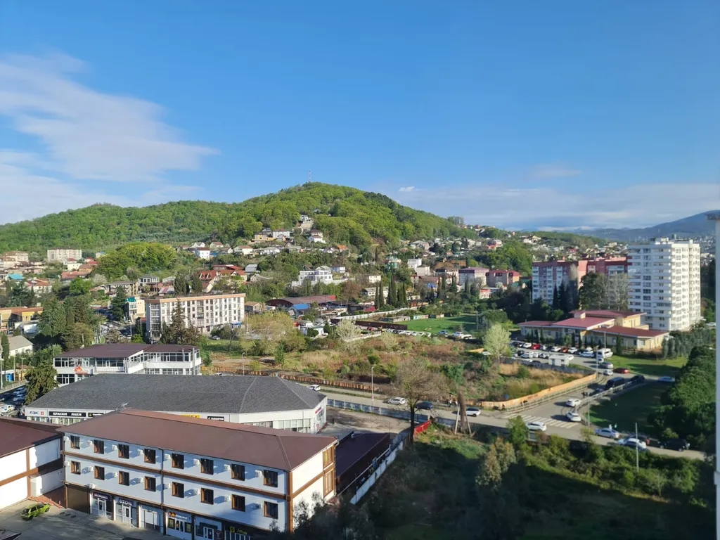 Трёхкомнатная квартира в Сочи  с видом на море и горы