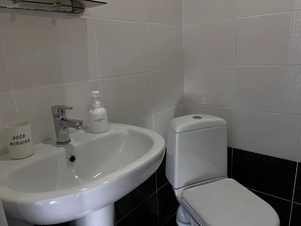 Дом на скалах с видом на море