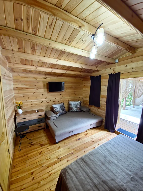 Коттедж Эко домик с парковкой рядом с горной рекой — Гагра