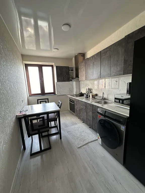 Панорамная и огроная квартира на 16 этаже