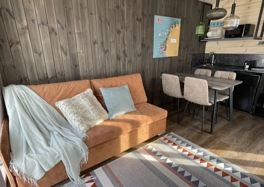 Дома с видом на гору