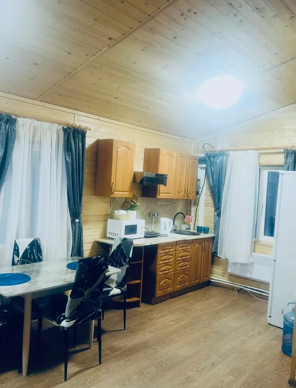 Дом с верандой с баней на участке 10 соток