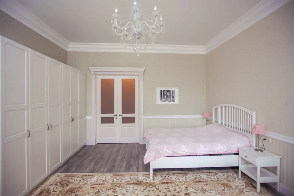 Огромные апартаменты с видом на крышу