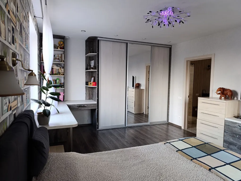 Уютный домик в деревне с беседкой и мангалом на улице