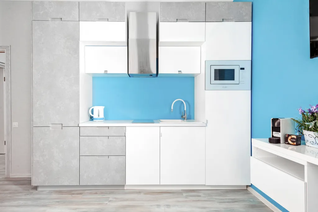 Двухкомнатная квартира с лоджией у моря