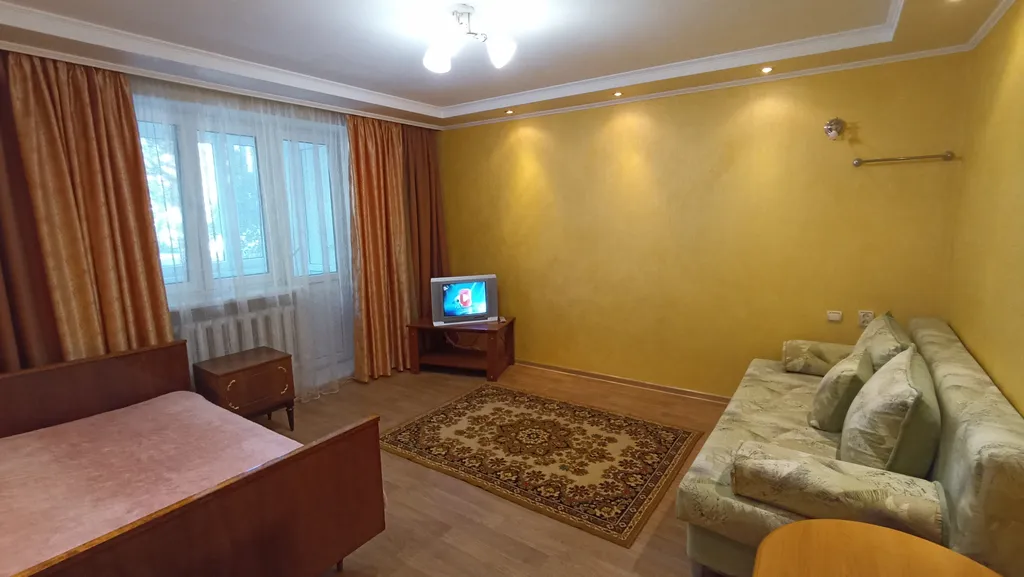 Уютная квартира в жилом районе, рядом с бассейном, магазинами и остановкой