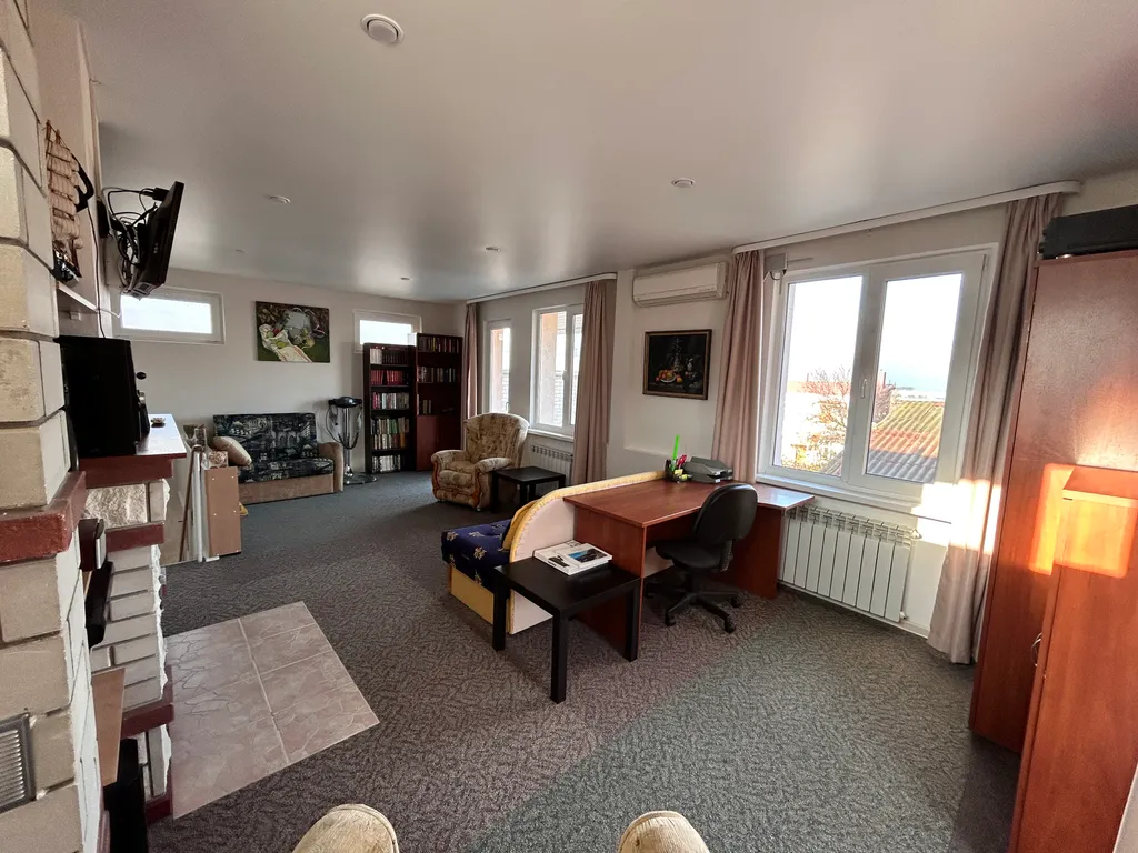 Коттедж Комфортабельный 2-х эт. дом для 4-х чел. в центре Гагаринского р-на — Севастополь