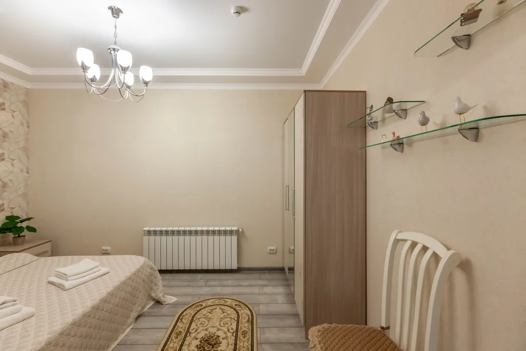 Трёхкомнатная квартира с евроремонтом в новом двухэтажном здании