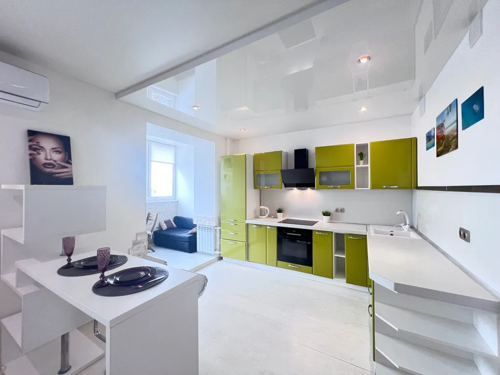 Дизайнерская студия в центре в новом доме