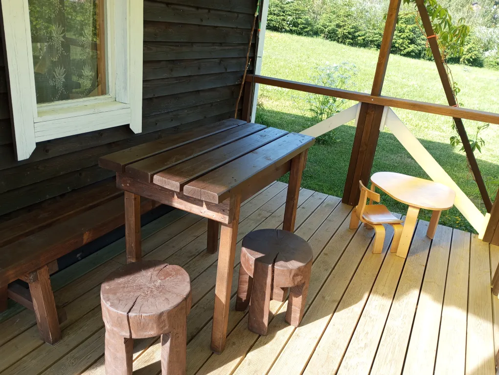 Домик у озера