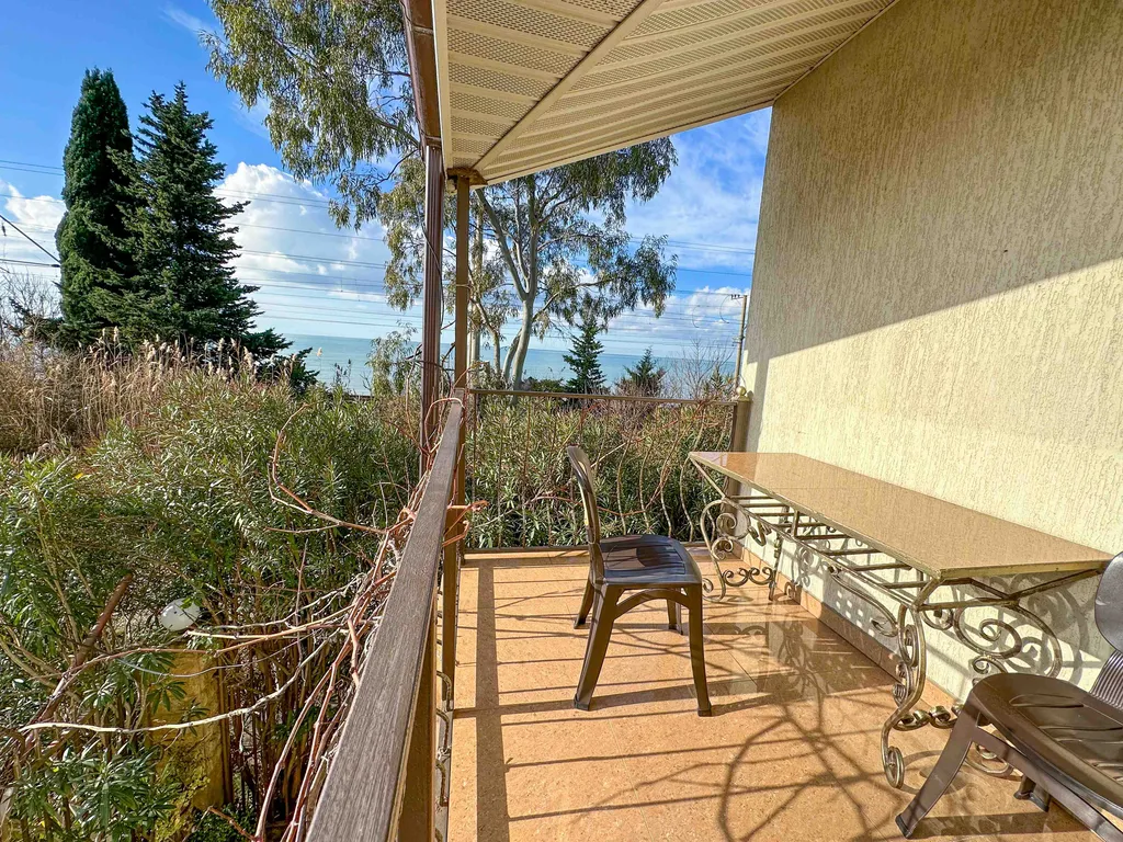 Квартира 3-комнатная Квартира — Адлер