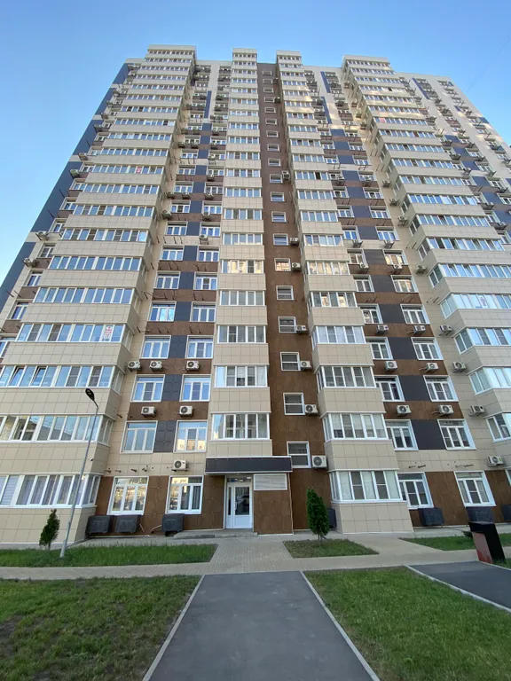 Дизайнерская евродвушка с парящей кроватью