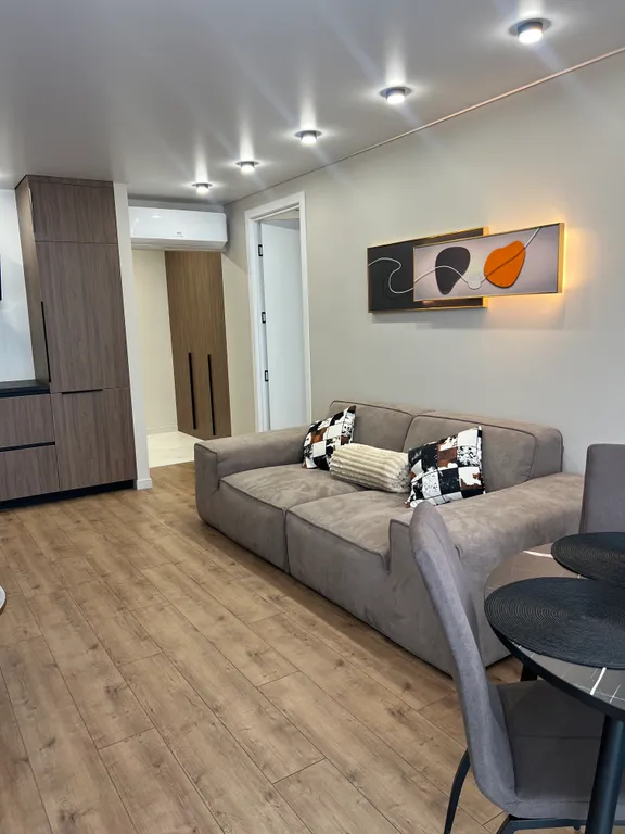 Комфортабельная трёхкомнатная квартира с шикарной территорией