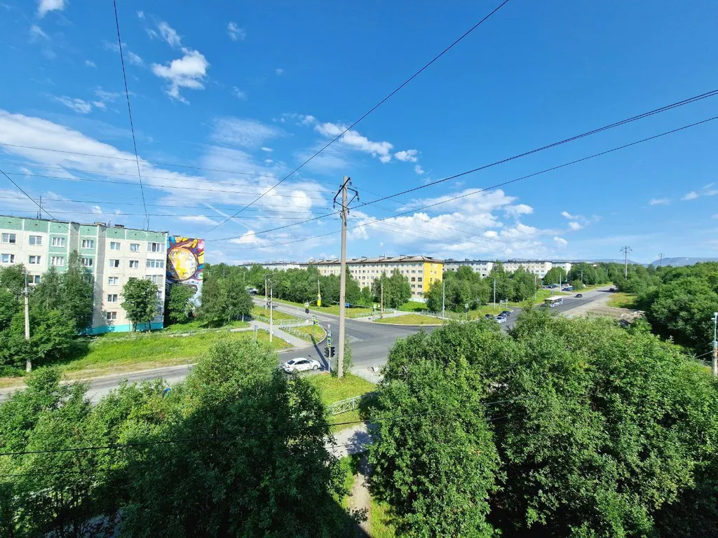 Квартира с лоджией и видом на горы