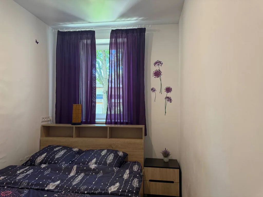 Дом в дубовой роще у реки