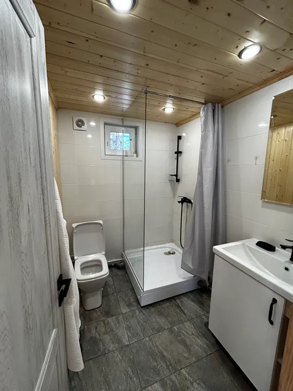 Багульник на первой линии озера Байкал