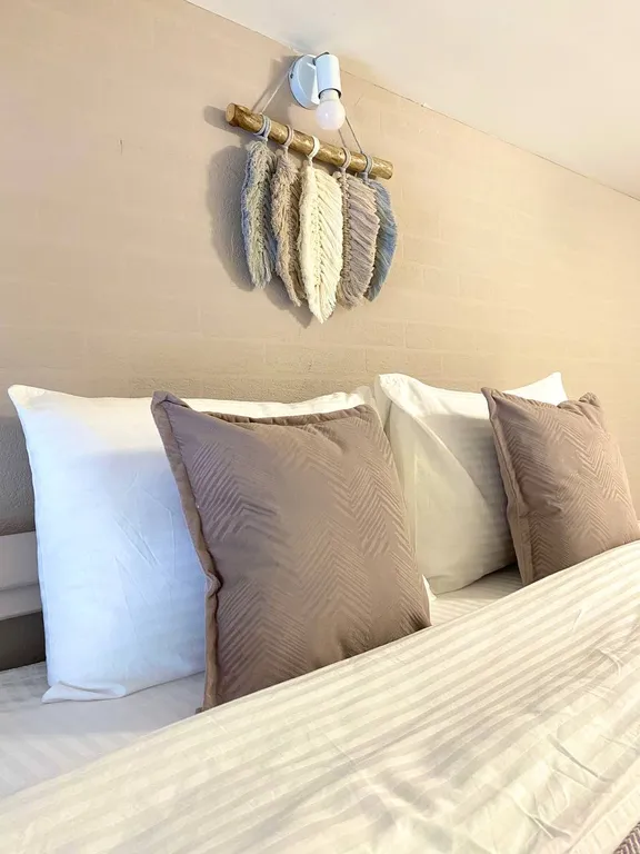 Уникальные апартаменты с выходом на кровлю ТЦ Галерея