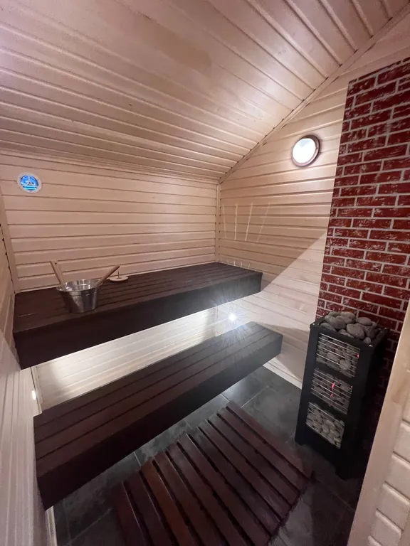 Уютный дом на краю леса