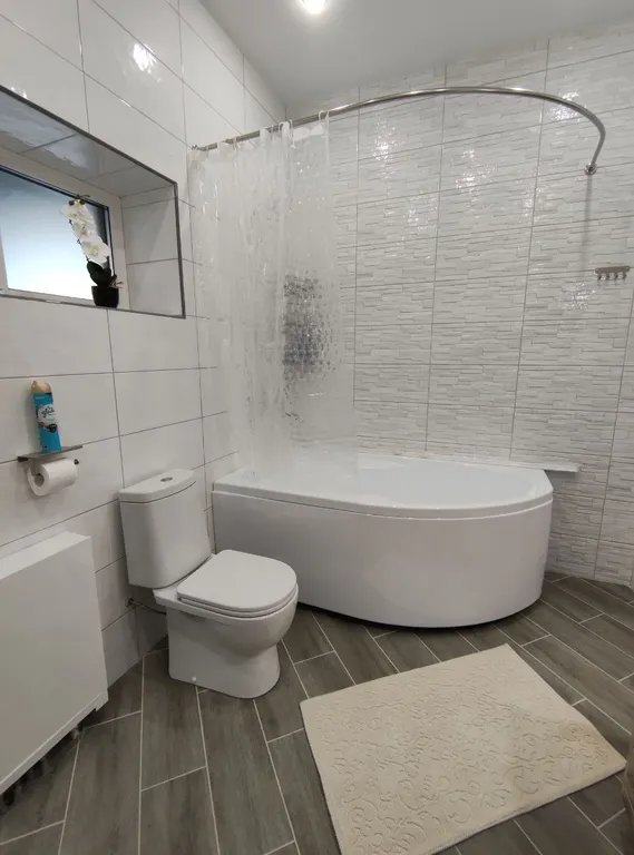 Дом в центре города рядом с набережной