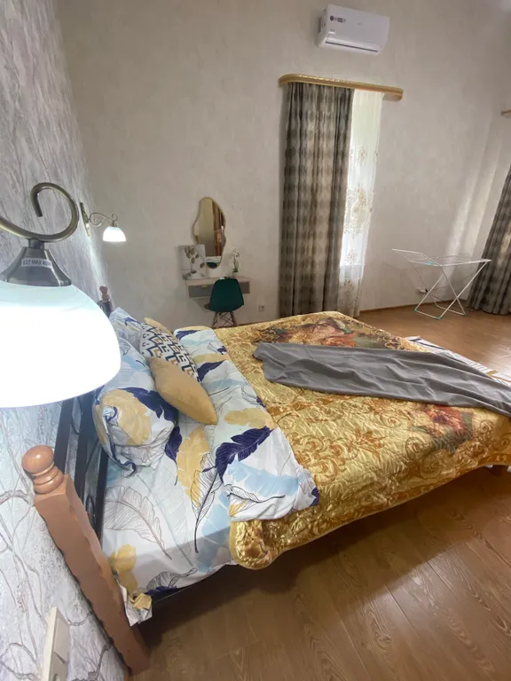 Уникальная квартира с интересным ремонтом и настоящим камином