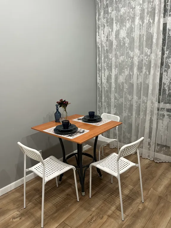 Современная красивая и яркая квартира