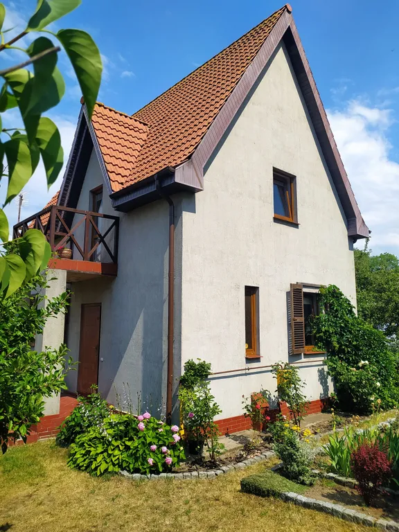 Уютный дом с камином у самого моря