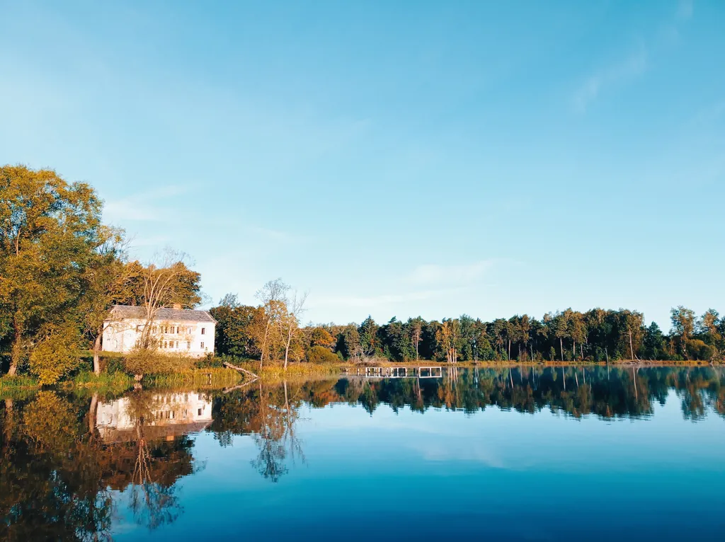 Дом на берегу реки со всеми удобствами