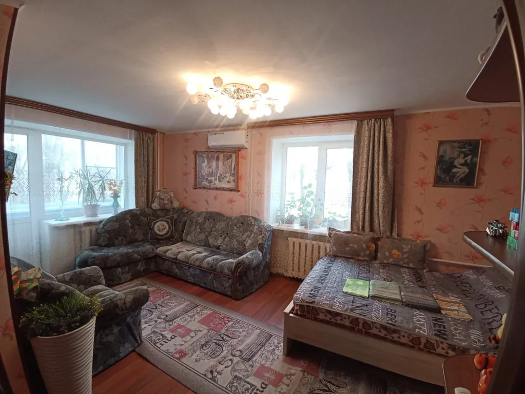 У Лопатинского сада, центр