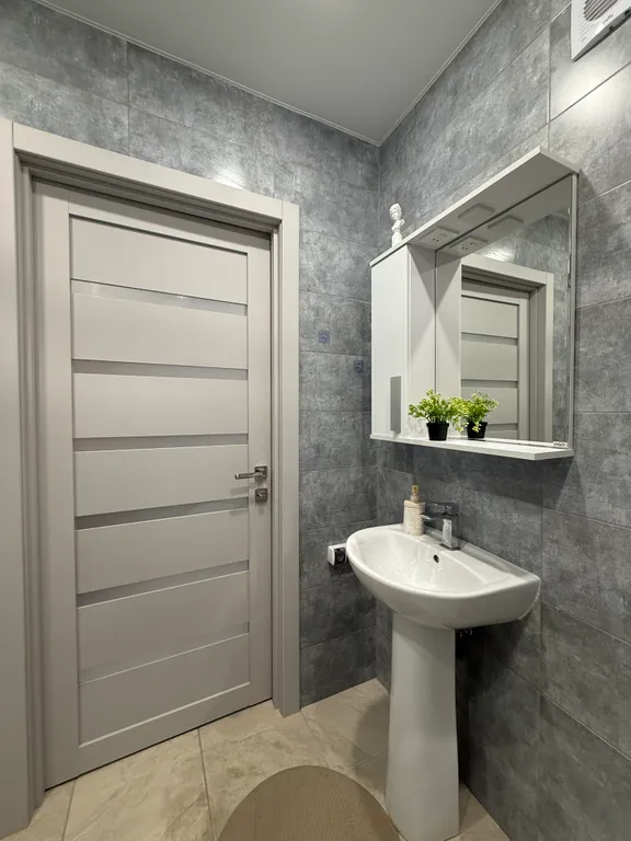 Уютная новая студия с кроватью