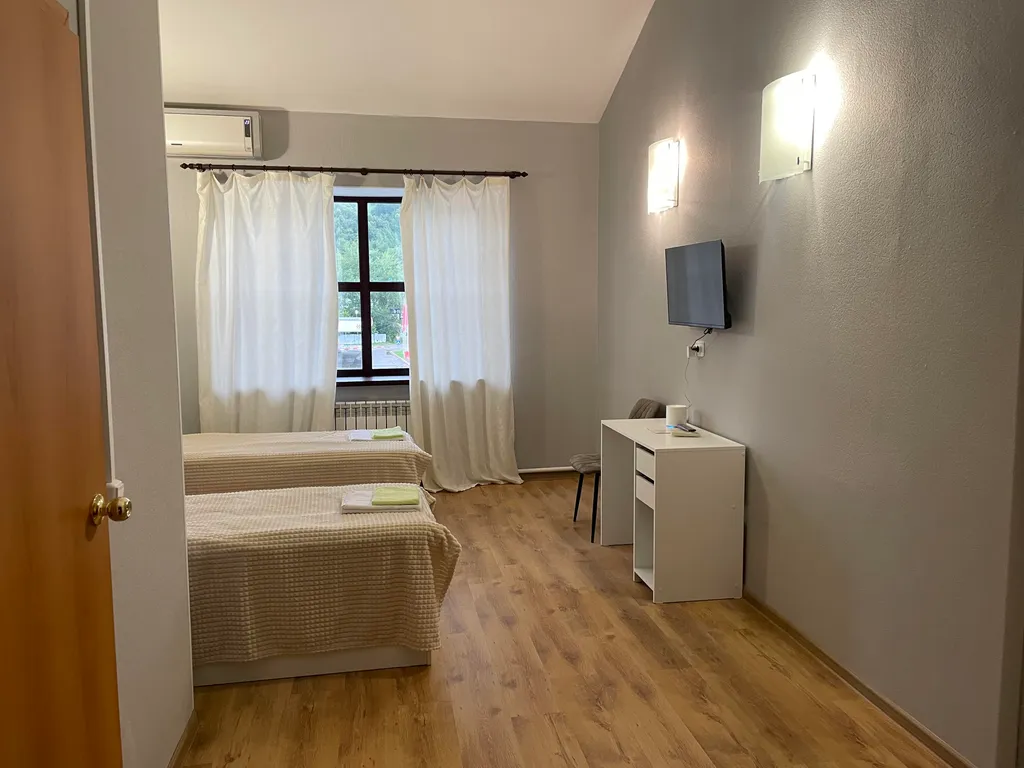 Двухместный номер 33 Стандарт с двумя отдельными кроватями