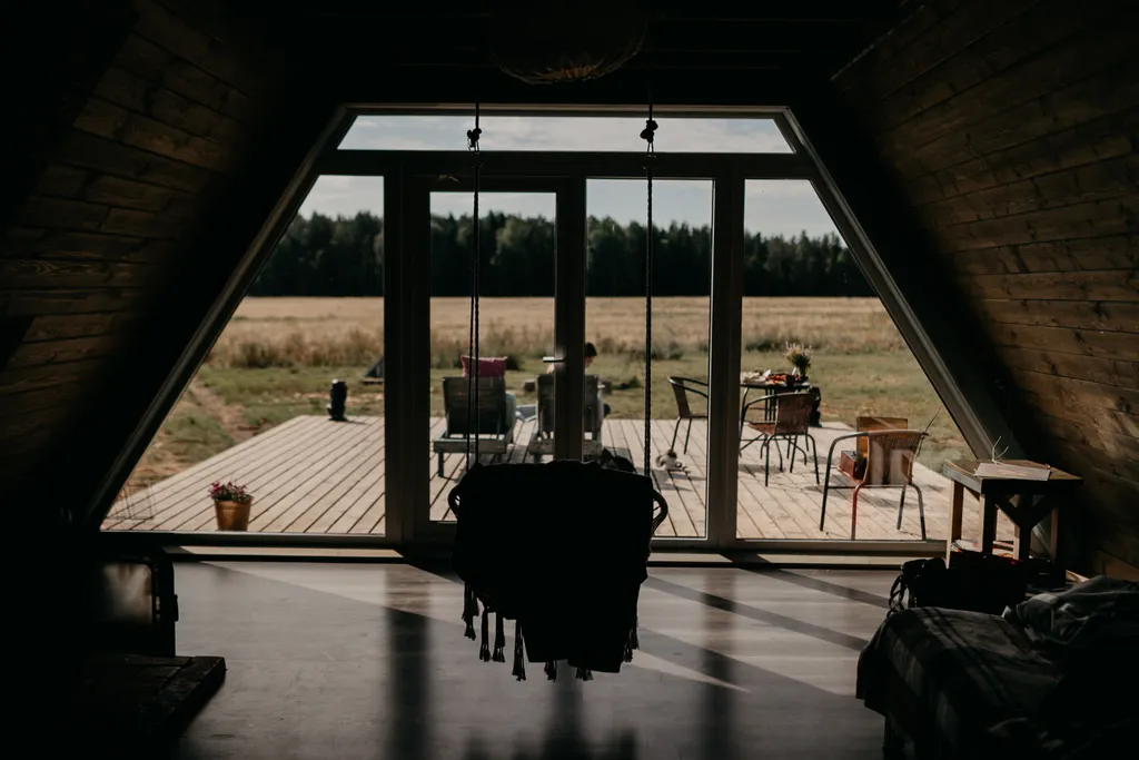 Треугольный дом между Минском, Несвижем и Миром