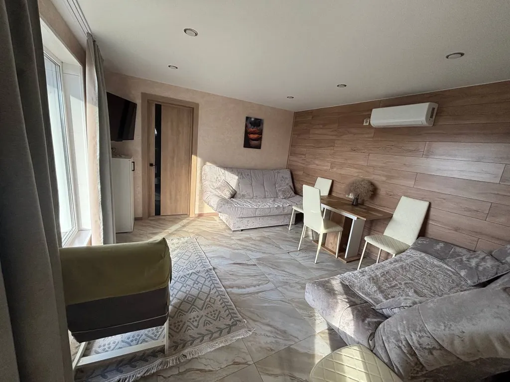 Домик с баней и бассеином