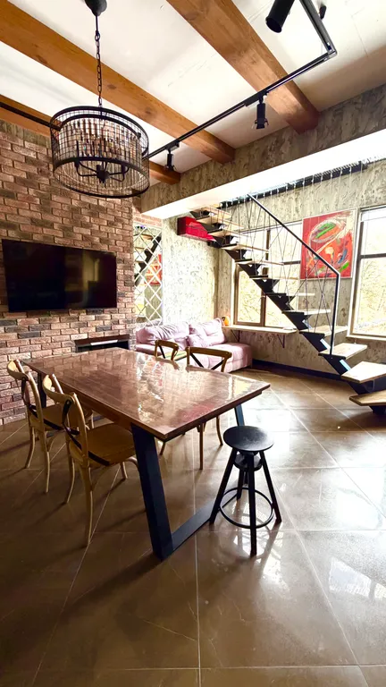 Уютная двухуровневая квартира в самом центре горнолыжного курорта — аренда посуточно в Эсто-Садок