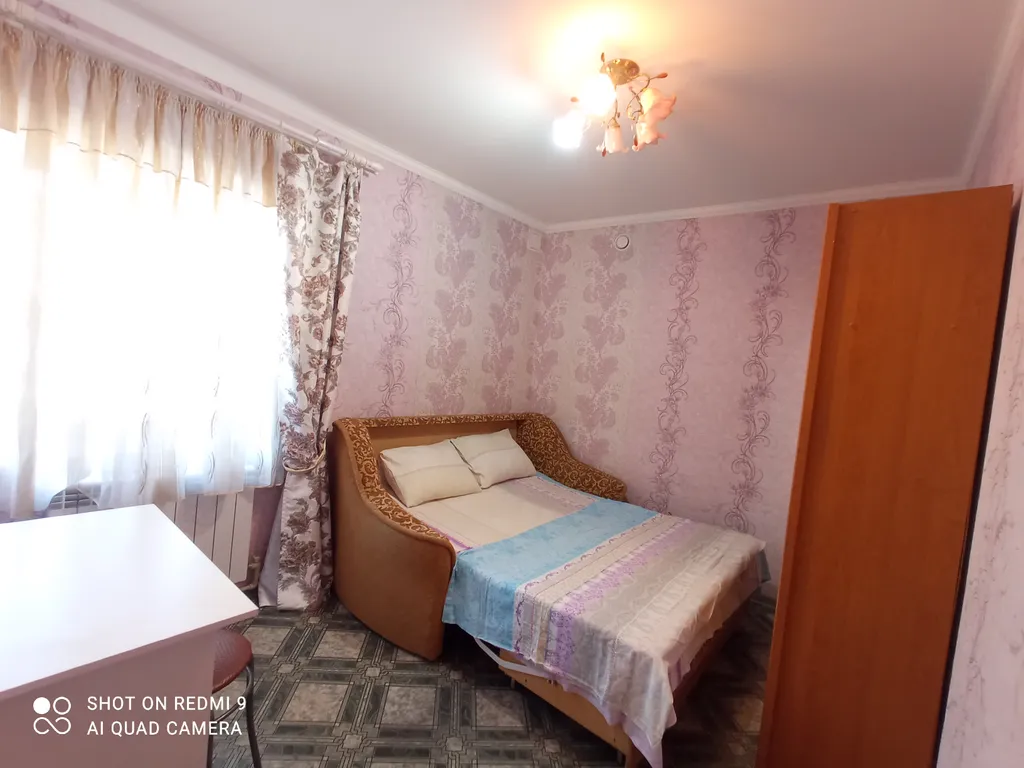 Дом со своей беседкой,  в уютном дворе, рядом с набережной