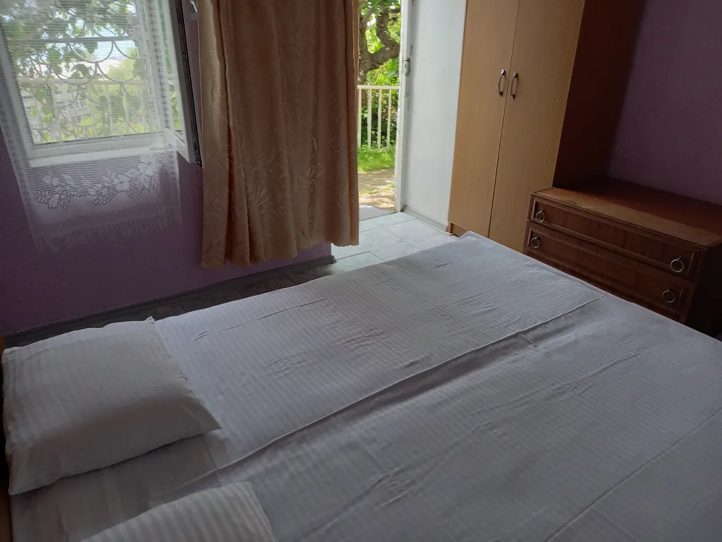 Комната с видом на море