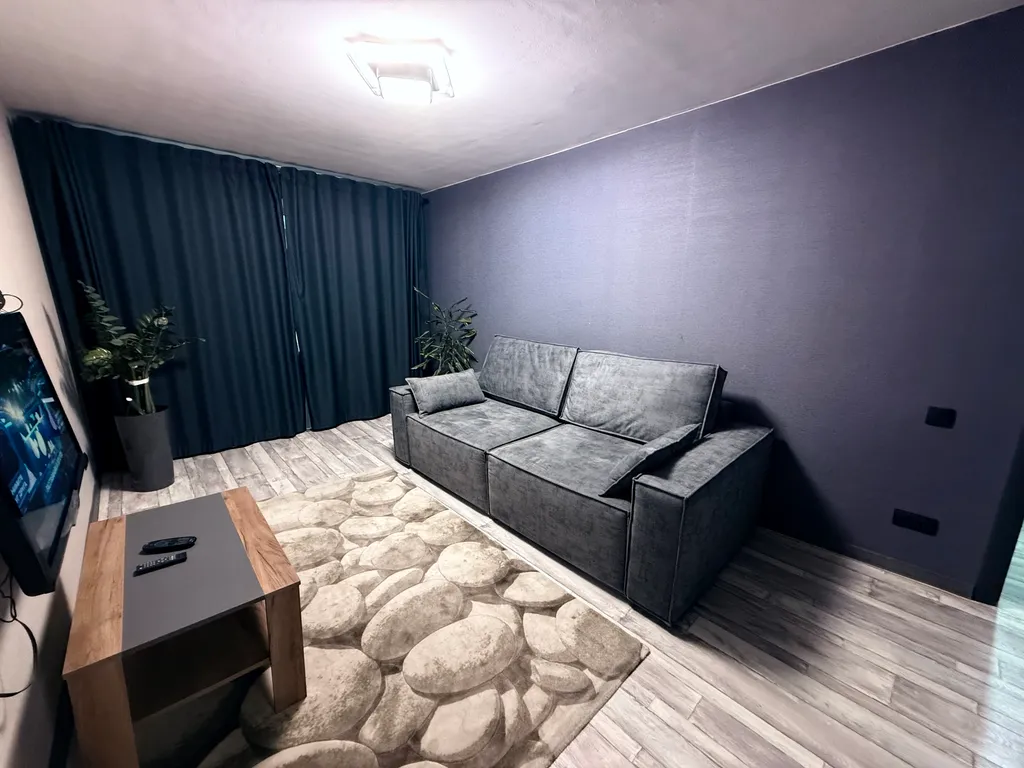 Серый лофт на силуэте