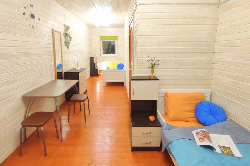 Петербургская дача на холме прямо у озера